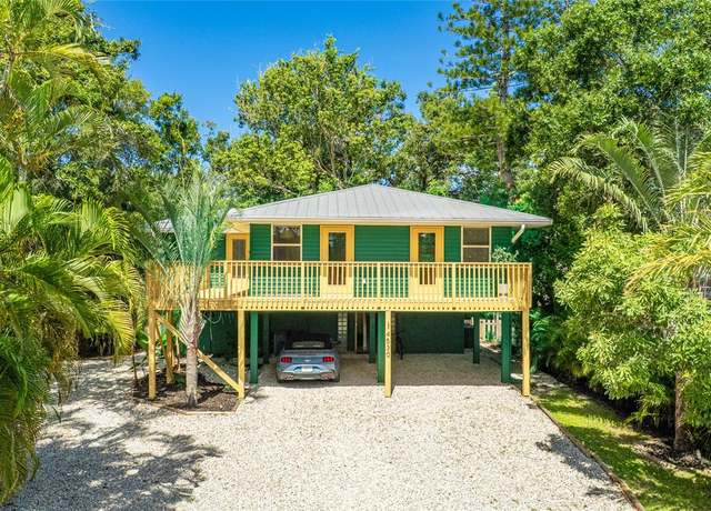 Property at 4530 Murdock Ave, Sarasota, FL 34231, 3 beds, 2.5 baths