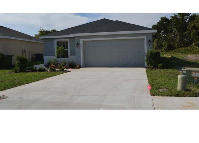 Property at 4844 Summerfield Cir, Winter Haven, FL 33881, 4 beds, 2 baths