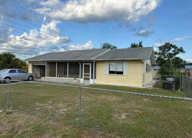 Property at 499 Water Rd, Ocala, FL 34472, 2 beds, 2 baths
