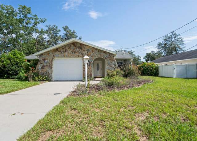 Property at 9015 Pemberton St, Spring Hill, FL 34608, 2 beds, 2 baths