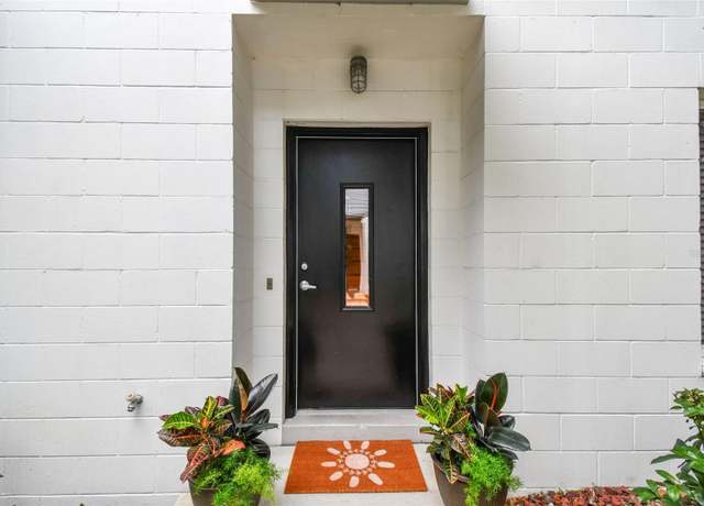 Property at 337 4th Ave S, St Petersburg, FL 33701, 3 beds, 3 baths