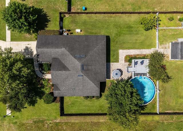 Property at 16333 NW 204th St, High Springs, FL 32643, 4 beds, 2 baths