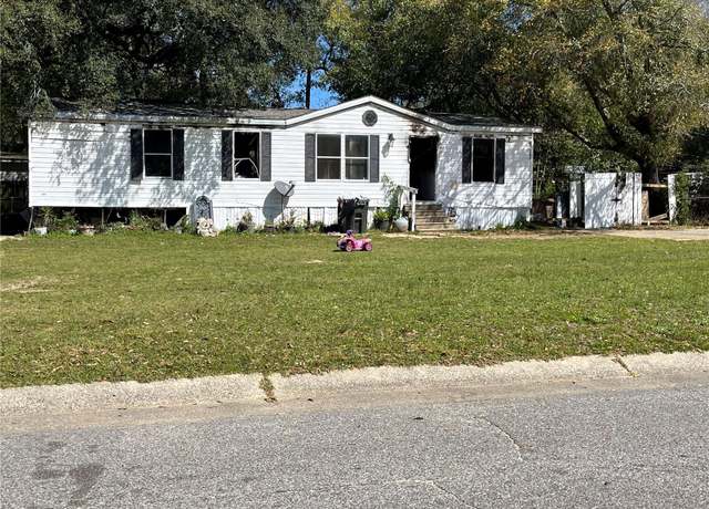 Property at 2310 Buckingham Rd, Pensacola, FL 32526