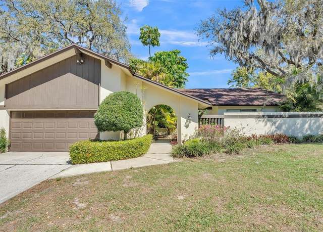 Property at 1316 Cambron Dr, Valrico, FL 33596, 4 beds, 3.5 baths