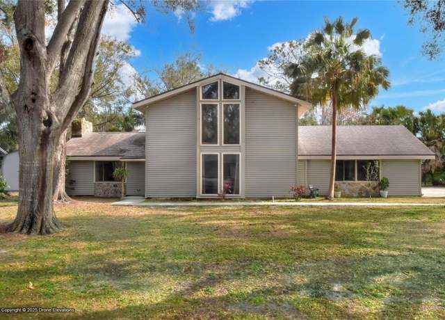 Property at 1118 Cypress Pt W, Winter Haven, FL 33884, 4 beds, 2.5 baths