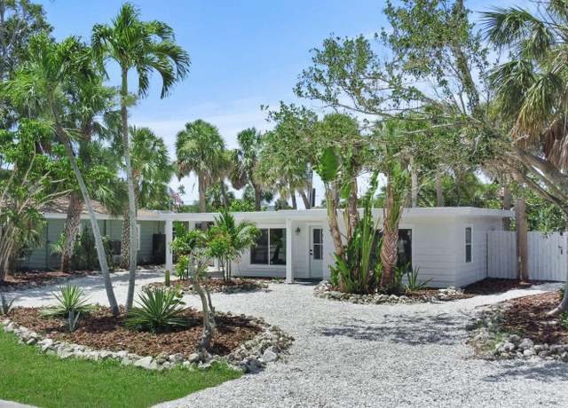 Property at 451 Avenida DE Mayo, Sarasota, FL 34242, 2 beds, 1 bath