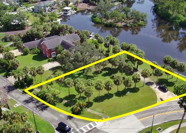 Property at 28 N Park Ave, Tarpon Springs, FL 34689