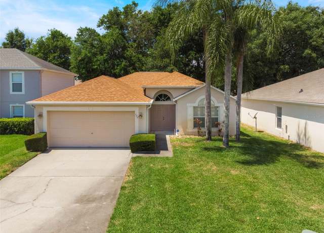 Property at 122 Oak View Pl, Sanford, FL 32773, 3 beds, 2 baths