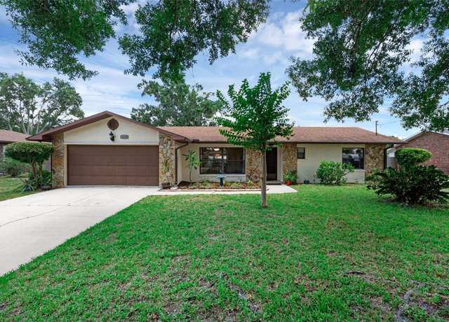 Property at 1830 W Clinton Dr, St Cloud, FL 34769, 3 beds, 2 baths