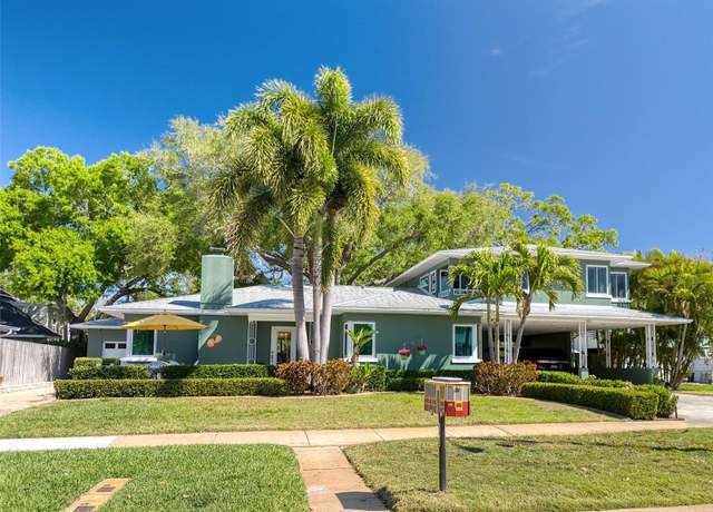 Property at 126 Orangewood Dr, Dunedin, FL 34698, 4 beds, 4.5 baths