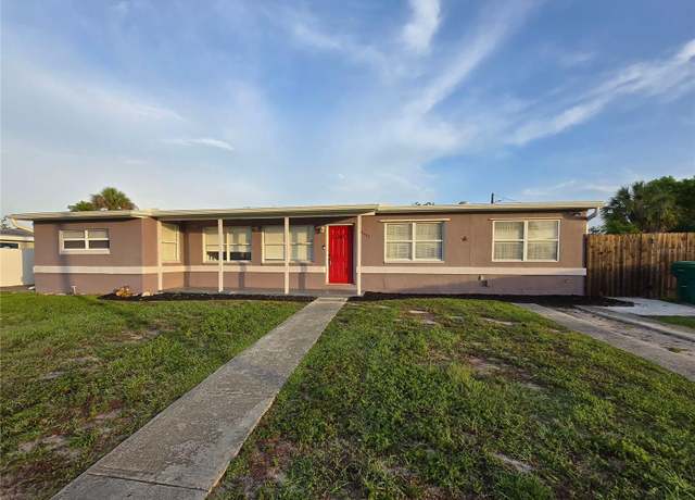 Property at 3157 Crestwood Dr, Port Charlotte, FL 33952, 4 beds, 2 baths