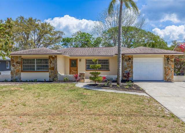 Property at 834 Riverside Dr, Tarpon Springs, FL 34689, 3 beds, 3 baths