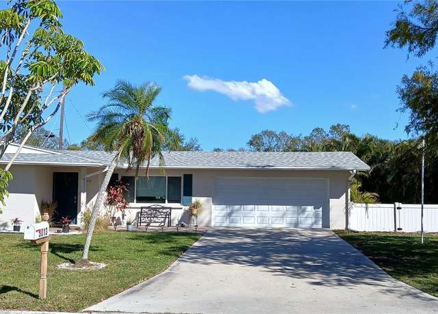 Property at 3013 Yarmouth Dr W, Bradenton, FL 34205, 3 beds, 2 baths