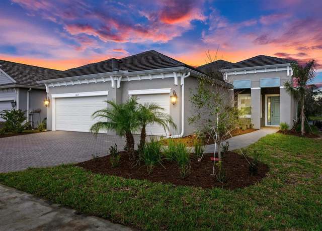 Property at 10217 Canaveral Cir, Sarasota, FL 34241, 3 beds, 2.5 baths