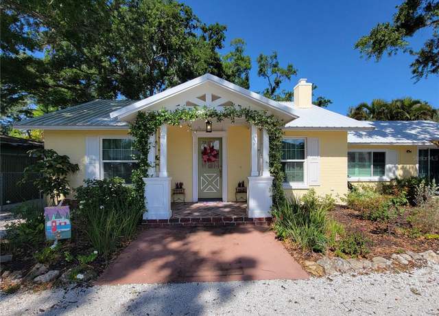 Property at 230 47th St W, Bradenton, FL 34209, 3 beds, 2 baths