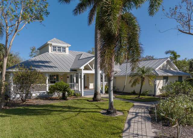 Property at 12510 Coconut Creek Ct, Fort Myers, FL 33908, 3 beds, 2.5 baths