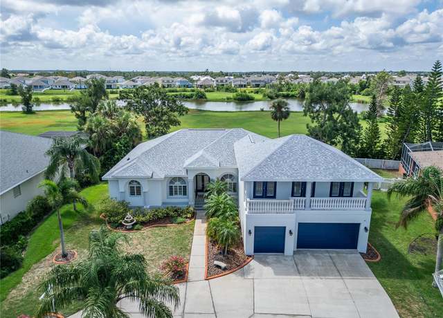 Property at 924 Bunker View Dr, Apollo Beach, FL 33572, 4 beds, 3 baths