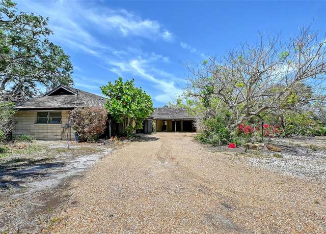 Property at 5502 Shadow Lawn Dr, Sarasota, FL 34242, 3 beds, 4 baths