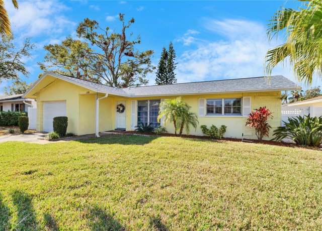 Property at 2589 Redwood Cir, Clearwater, FL 33763, 2 beds, 1.5 baths