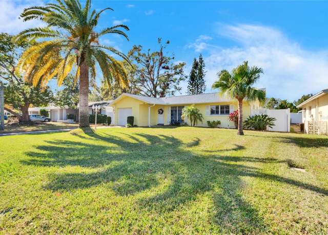 Property at 2589 Redwood Cir, Clearwater, FL 33763, 2 beds, 1.5 baths