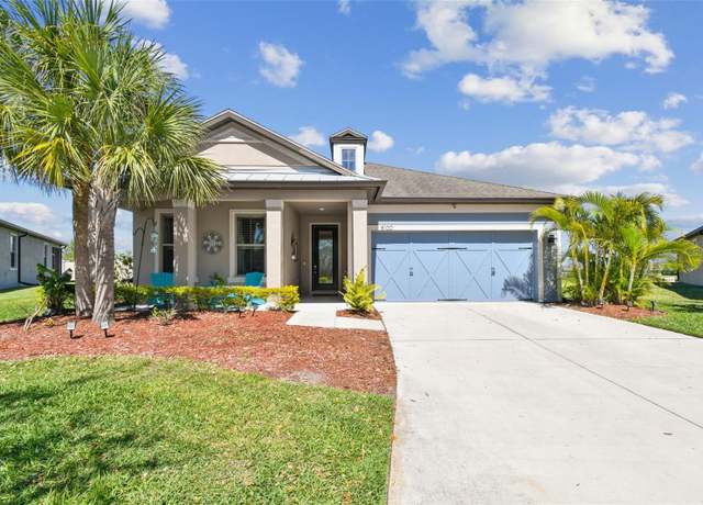 Property at 8100 Olive Brook Dr, Wesley Chapel, FL 33545, 4 beds, 3.5 baths