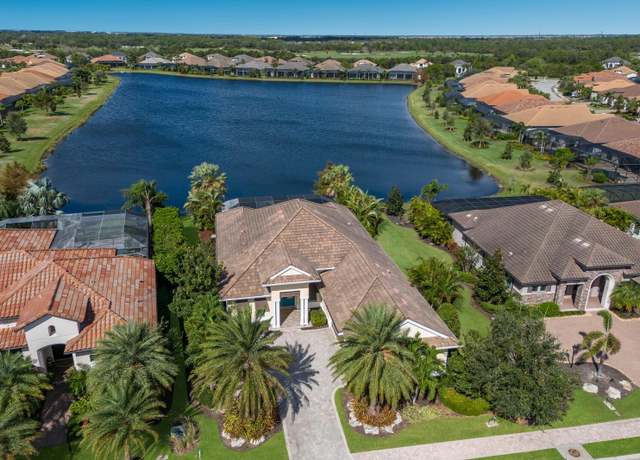 Property at 7216 Prestbury Cir, Lakewood Ranch, FL 34202, 3 beds, 3.5 baths