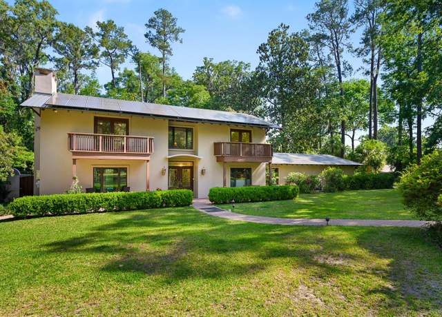 Property at 1517 NW 98th St, Gainesville, FL 32606, 4 beds, 3 baths