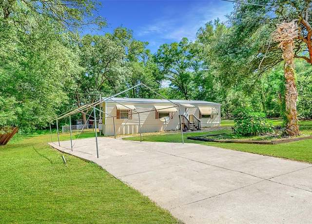 Property at 2433 E North St, Inverness, FL 34453, 3 beds, 2 baths