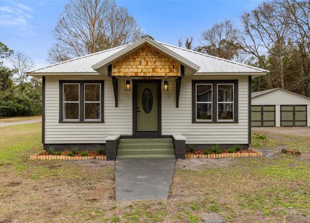 Property at 18741 NW 240th St, High Springs, FL 32643, 3 beds, 2 baths