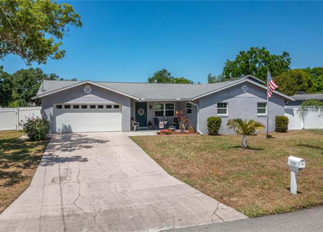 Property at 210 Citrus Dr, Winter Haven, FL 33884, 3 beds, 2 baths