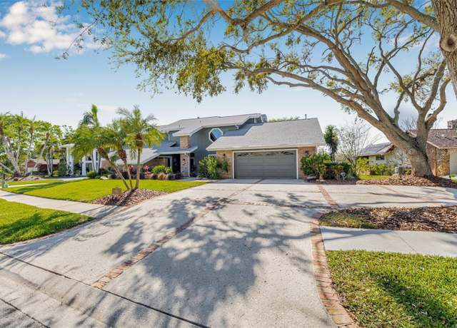 Property at 9011 Baywood Park Dr, Seminole, FL 33777, 4 beds, 3 baths