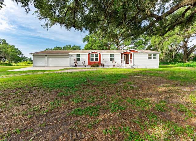 Property at 6728 Sutton Oaks Ln, Zephyrhills, FL 33541, 4 beds, 3 baths
