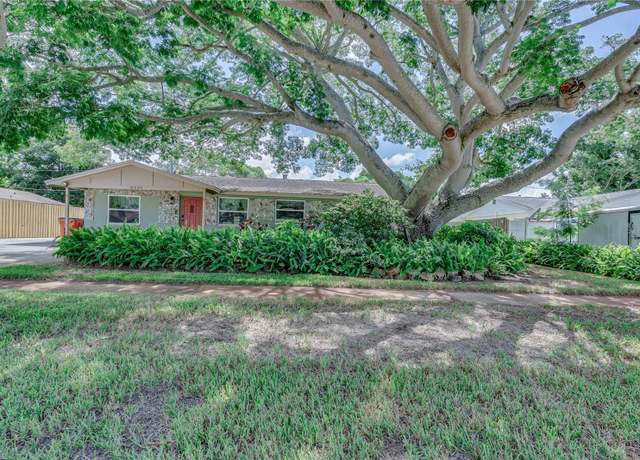 Property at 8225 Lark St, Seminole, FL 33777, 3 beds, 1.5 baths