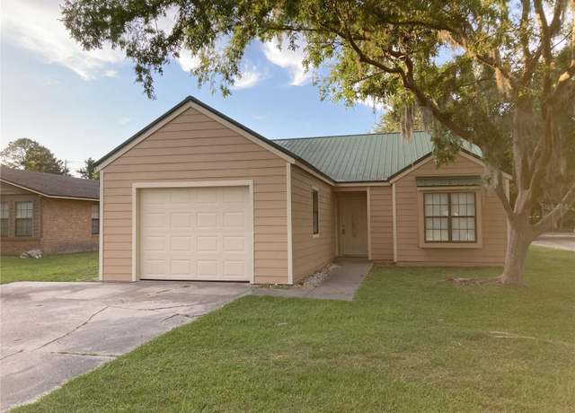 Property at 1135 SW Fairfax Gln, Lake City, FL 32025, 3 beds, 2 baths