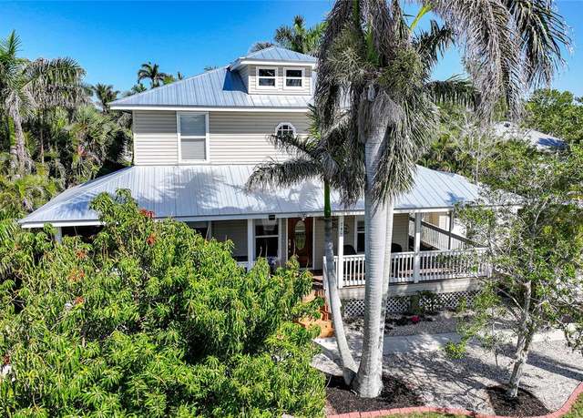 Property at 740 W Virginia Ave, Punta Gorda, FL 33950, 4 beds, 3 baths