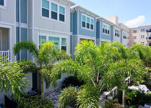 Property at 813 Burlington Ave N, St Petersburg, FL 33701, 3 beds, 3.5 baths