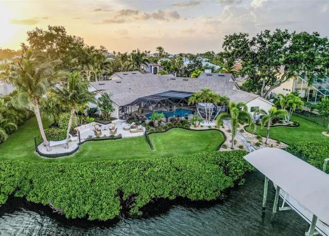 Property at 6605 Seabird Way, Apollo Beach, FL 33572, 4 beds, 3.5 baths