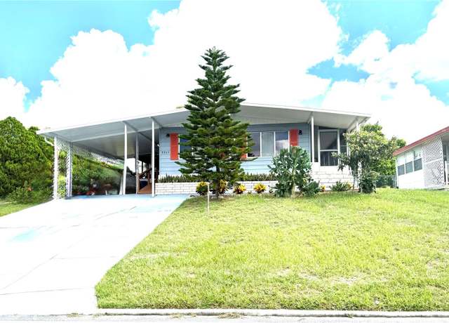 Property at 8869 Highpoint Blvd, Brooksville, FL 34613, 2 beds, 2 baths