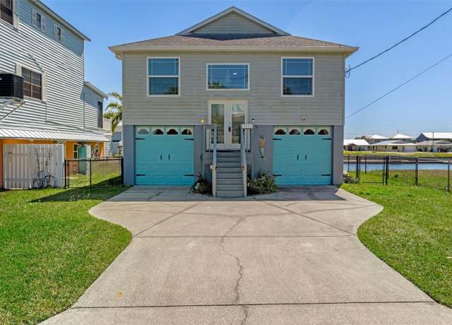 Property at 4046 Casa Ct, Hernando Beach, FL 34607, 4 beds, 2 baths