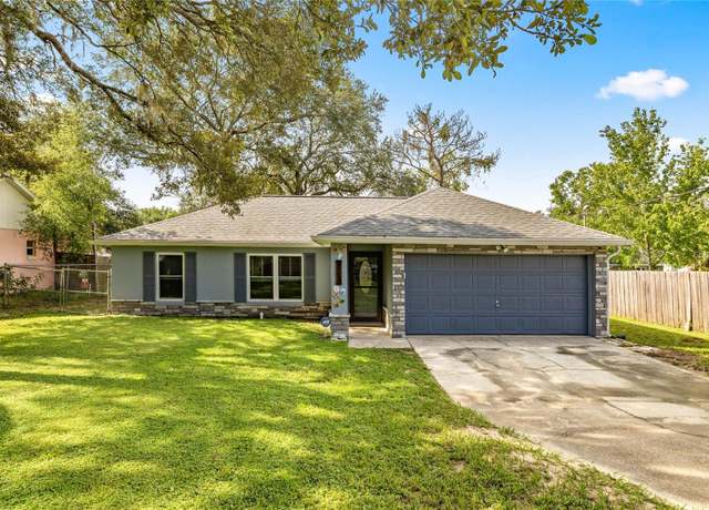 Property at 4524 Lemon St, Lady Lake, FL 32159, 3 beds, 2 baths