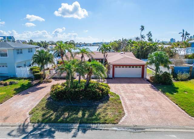 Property at 425 Capri Blvd, Treasure Island, FL 33706, 3 beds, 2 baths