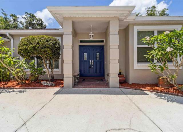 Property at 6110 Misty Oaks St, Sarasota, FL 34243, 3 beds, 3 baths