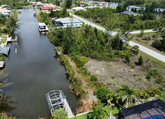 Property at 10462 Poughkeepsie Cir, Port Charlotte, FL 33981