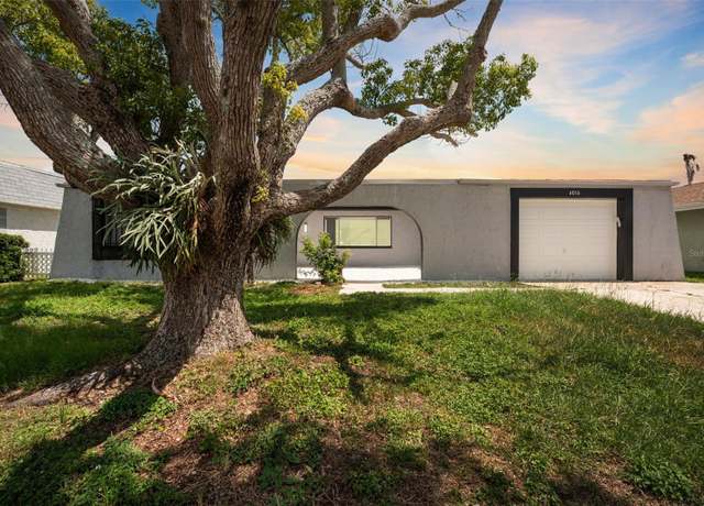 Property at 4016 Grayton Dr, New Port Richey, FL 34652, 2 beds, 3 baths