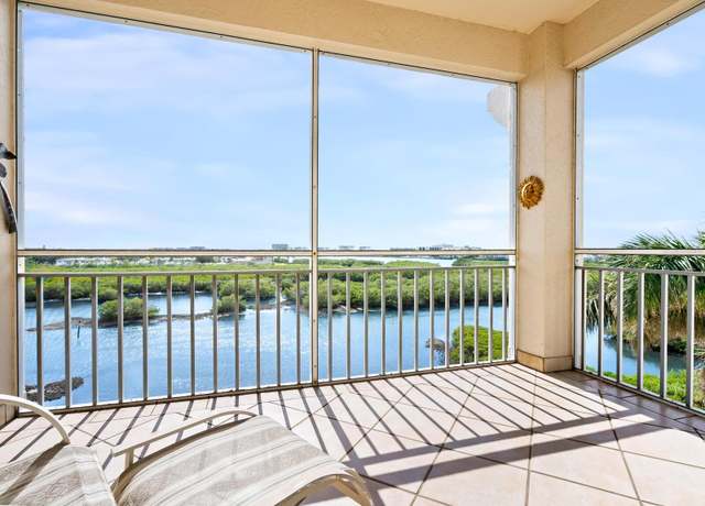 Property at 5440 Eagles Point Cir #405, Sarasota, FL 34231, 3 beds, 2.5 baths