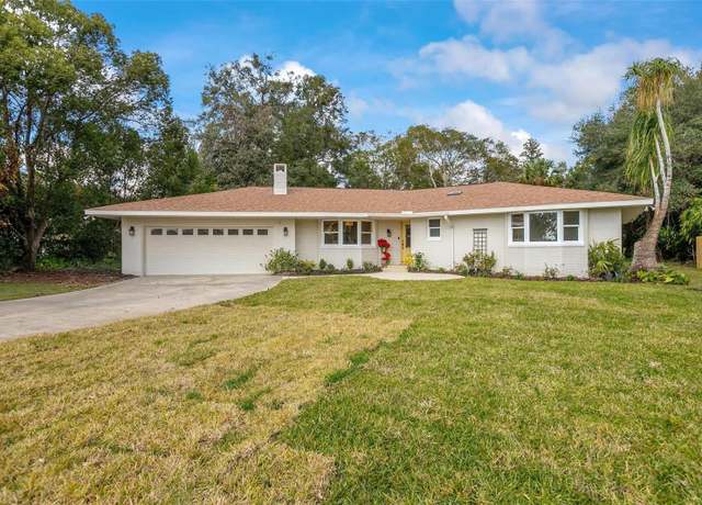 Property at 332 Lake Winnemissett Dr, Deland, FL 32724, 3 beds, 2.5 baths