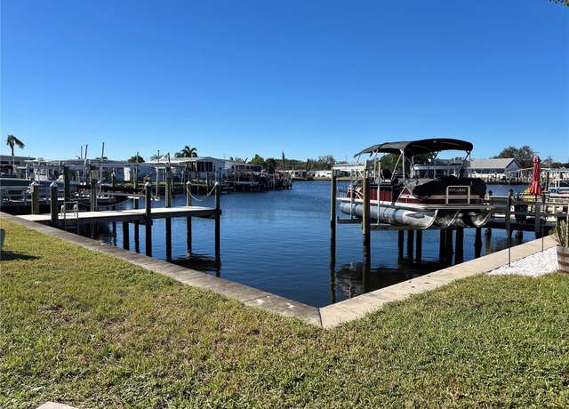 Property at 7250 Mount Arlington Dr NE #427, St Petersburg, FL 33702, 2 beds, 1.5 baths