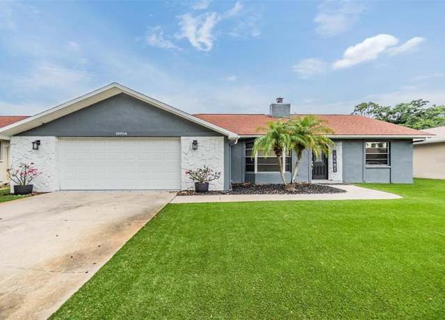 Property at 10954 96th St, Largo, FL 33773, 3 beds, 2 baths