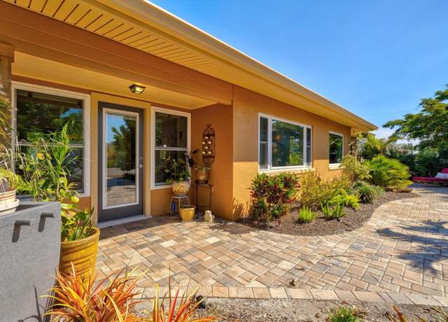 Property at 516 Dante St, Venice, FL 34285, 2 beds, 2 baths