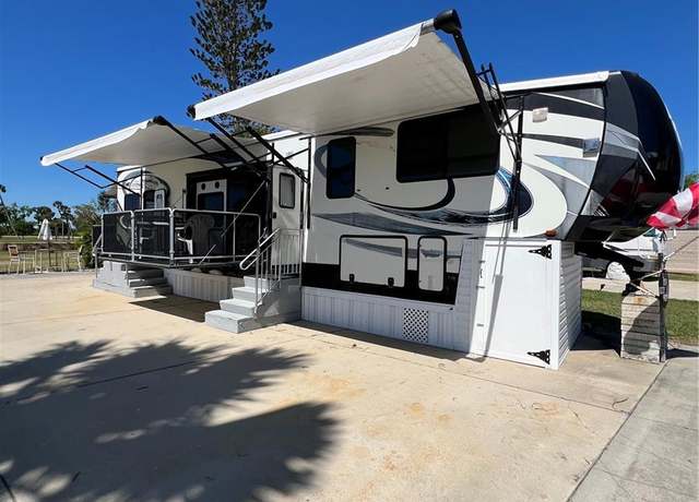 Property at 14130 SE 126th Ter, Okeechobee, FL 34974, 2 beds, 2 baths